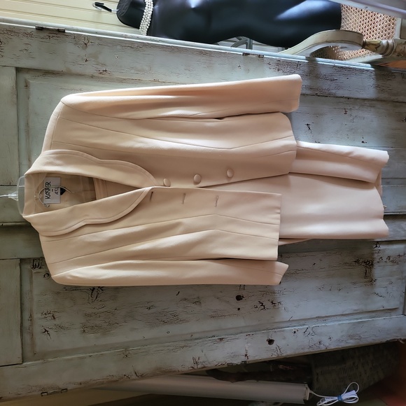 KASPER SUIT - Picture 1 of 8